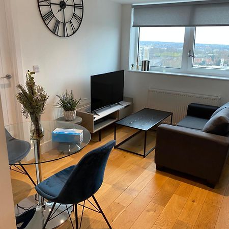 Morden 1 Bedroom City- Apt Central Stylish Living Croydon Esterno foto